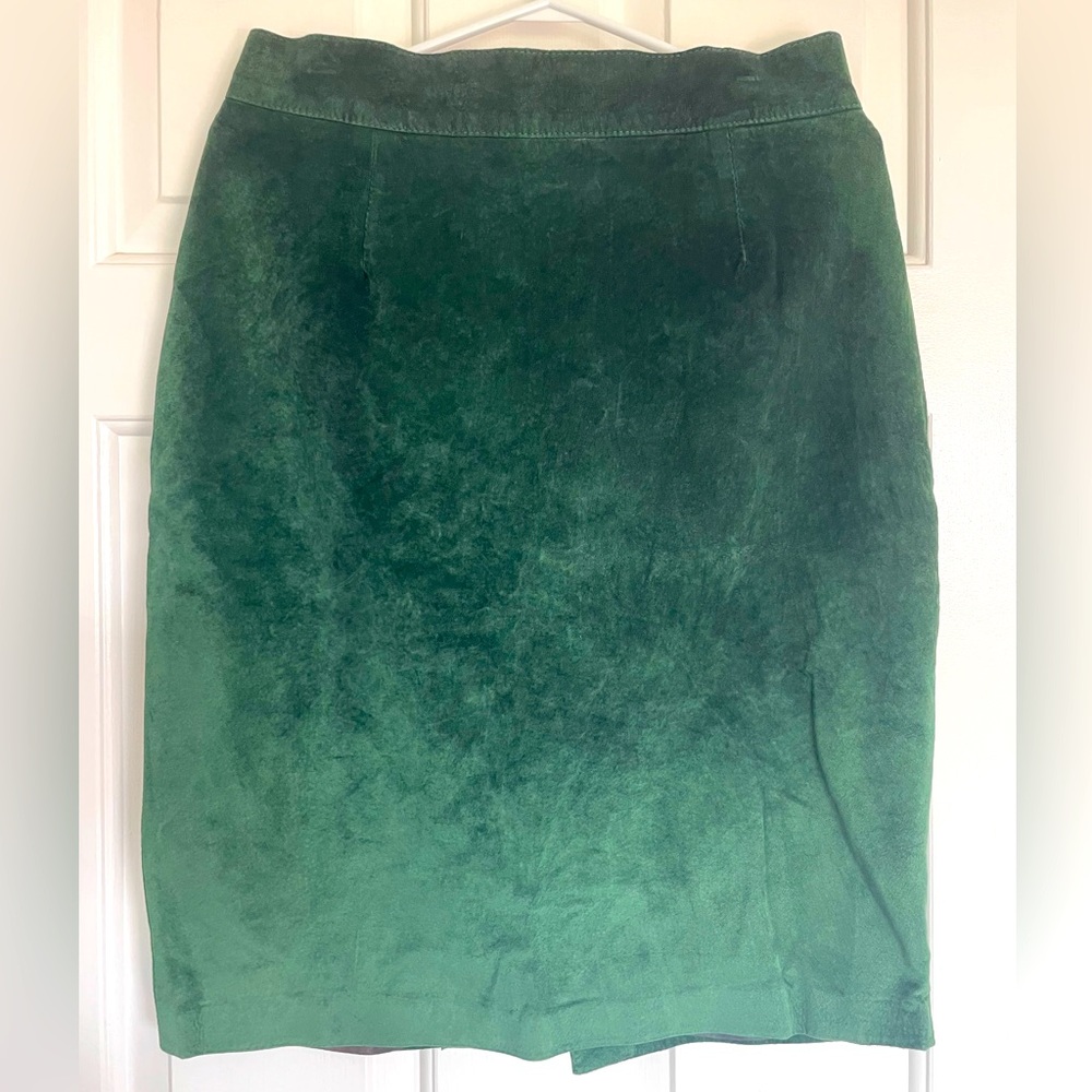 Vintage Danier suede leather skirt - slit at back - size 16 (equivalent size M)